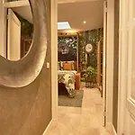 Bed & Breakfast Heaven In East 3*