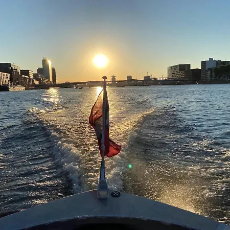 Bed & Breakfast Heaven In East 3*