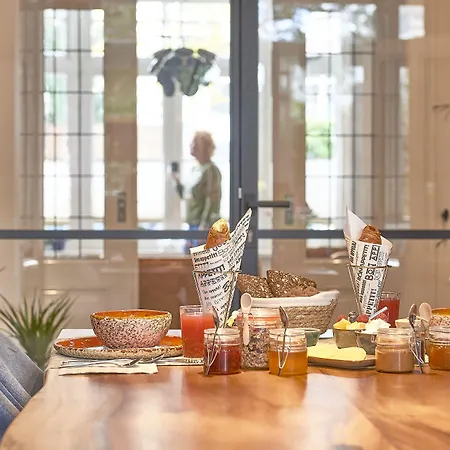 לינה וארוחת בוקר Heaven In East 3*